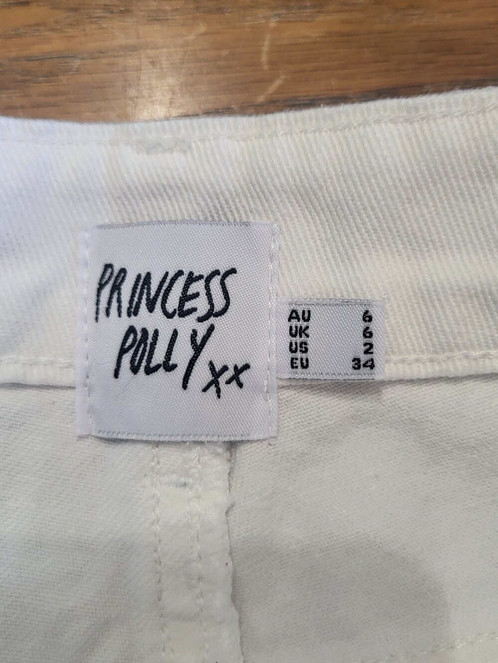 Princess Polly Distressed White Shorts Size 2 - Picture 4 of 6